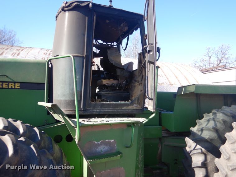 image for item DK7251 1991 John Deere 8560  4WD tractor