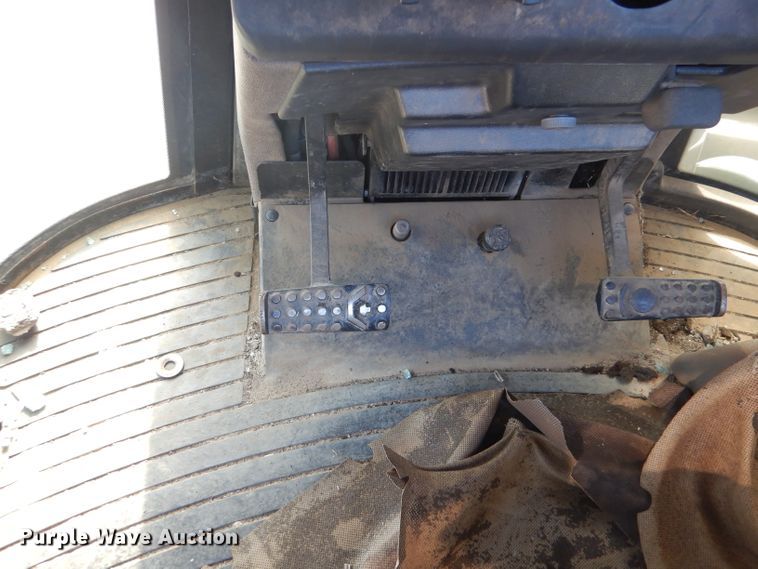 image for item DK7251 1991 John Deere 8560  4WD tractor