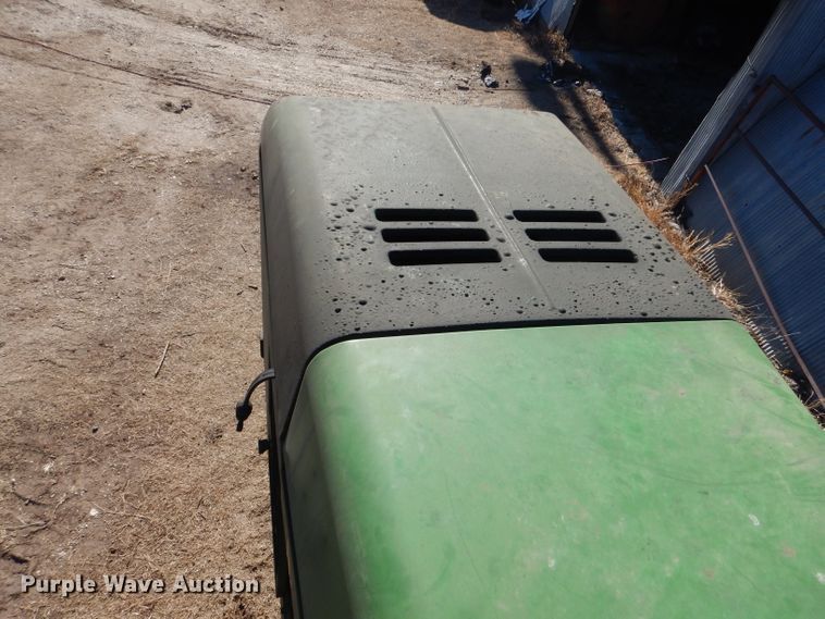 image for item DK7251 1991 John Deere 8560  4WD tractor