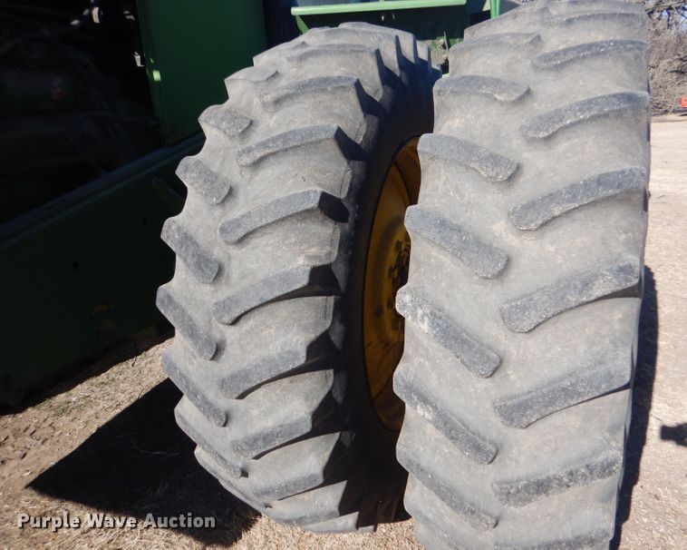 image for item DK7251 1991 John Deere 8560  4WD tractor