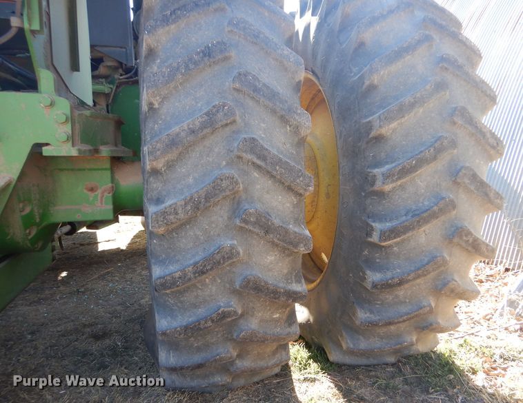 image for item DK7251 1991 John Deere 8560  4WD tractor