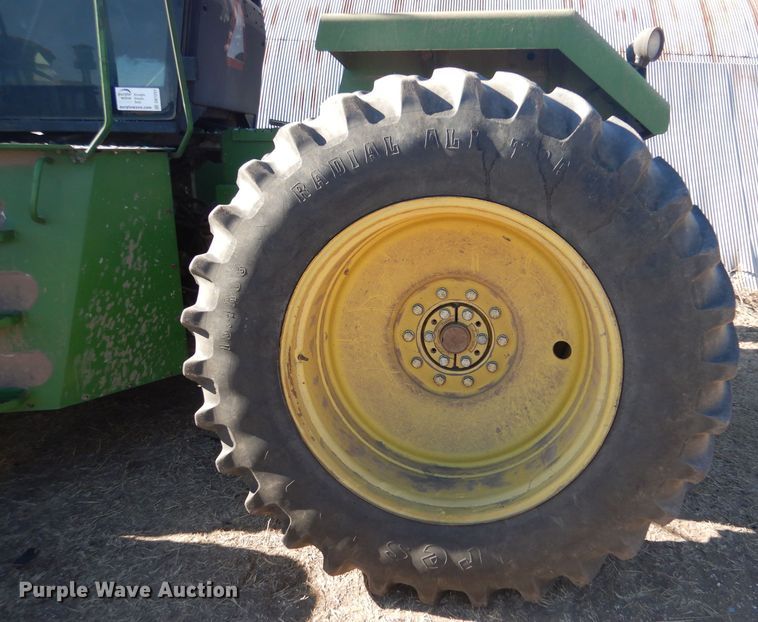 image for item DK7251 1991 John Deere 8560  4WD tractor