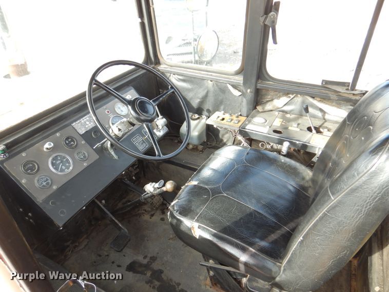 image for item DK8729 Ag-Chem Ag Gator 2004  manure spreader