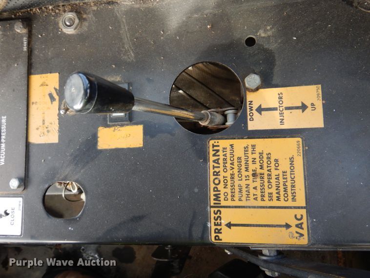 image for item DK8729 Ag-Chem Ag Gator 2004  manure spreader