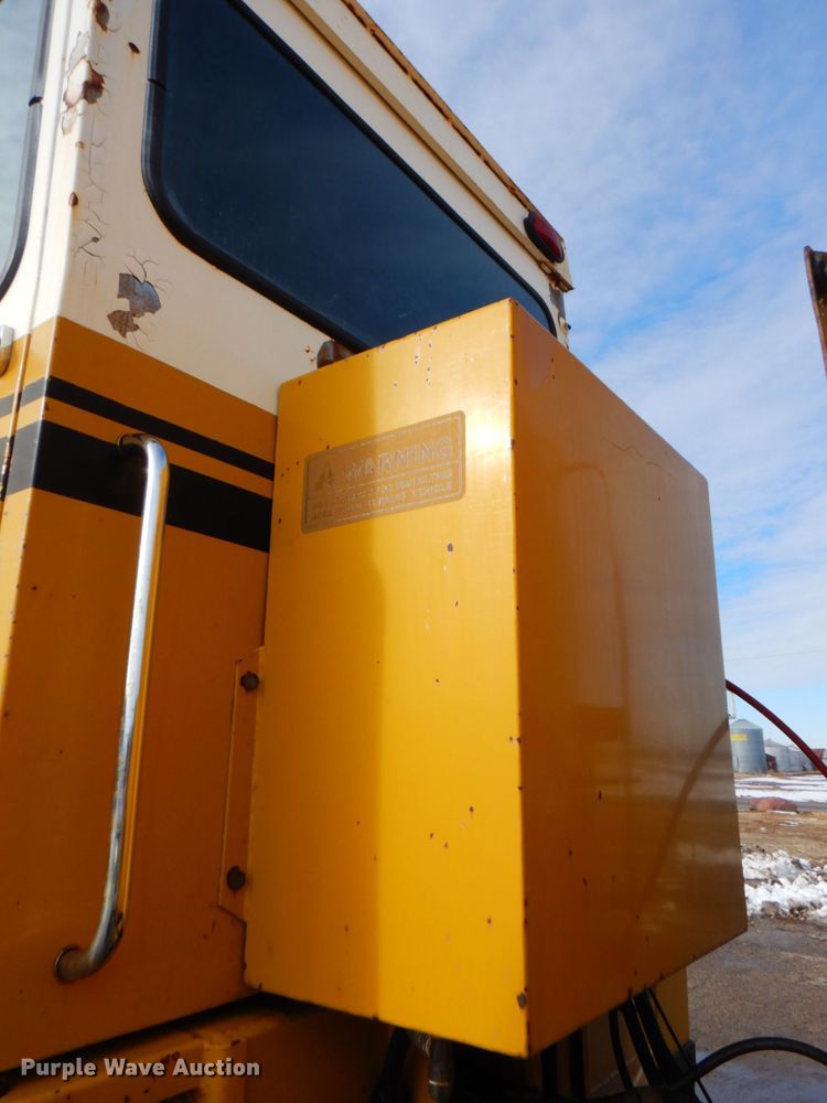 image for item DK8729 Ag-Chem Ag Gator 2004  manure spreader