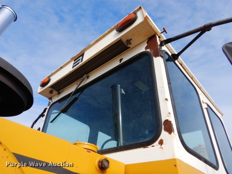 image for item DK8729 Ag-Chem Ag Gator 2004  manure spreader