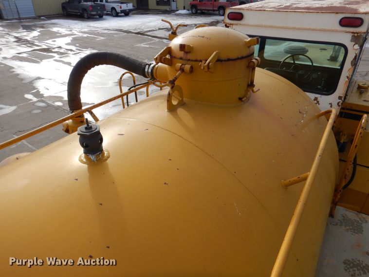 image for item DK8729 Ag-Chem Ag Gator 2004  manure spreader