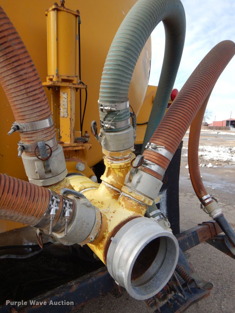 image for item DK8729 Ag-Chem Ag Gator 2004  manure spreader