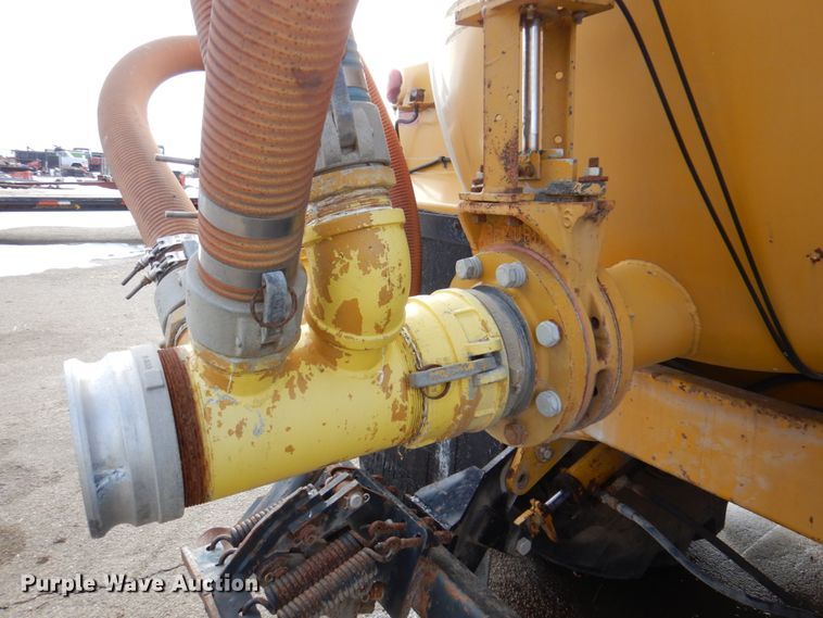 image for item DK8729 Ag-Chem Ag Gator 2004  manure spreader