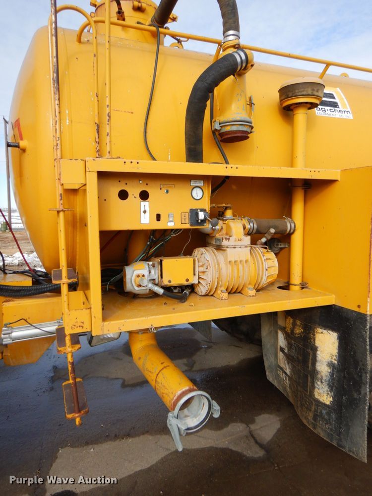 image for item DK8729 Ag-Chem Ag Gator 2004  manure spreader