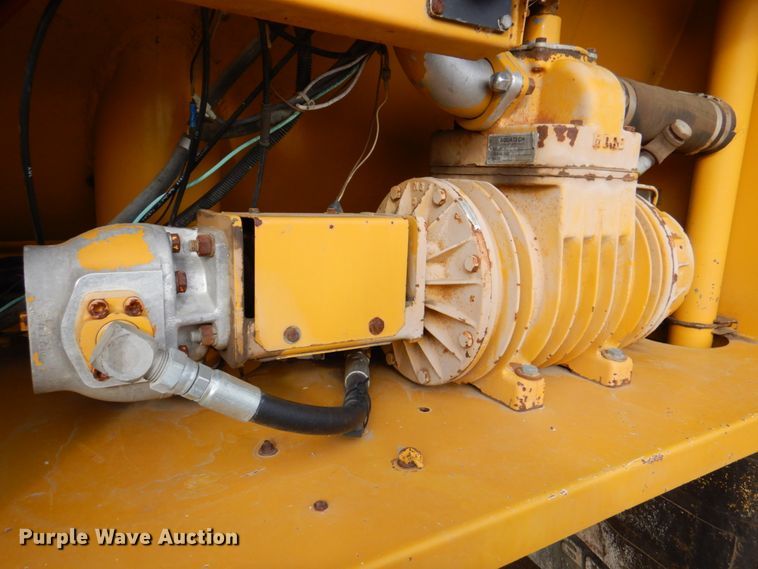 image for item DK8729 Ag-Chem Ag Gator 2004  manure spreader