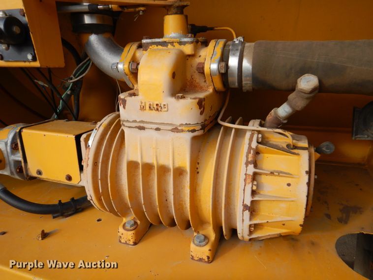 image for item DK8729 Ag-Chem Ag Gator 2004  manure spreader