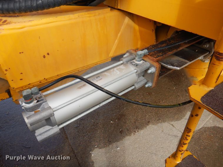 image for item DK8729 Ag-Chem Ag Gator 2004  manure spreader