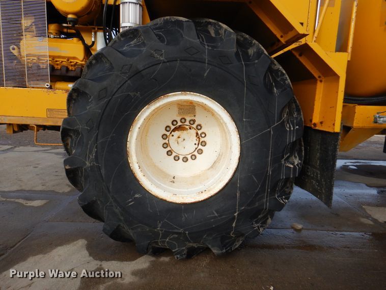 image for item DK8729 Ag-Chem Ag Gator 2004  manure spreader