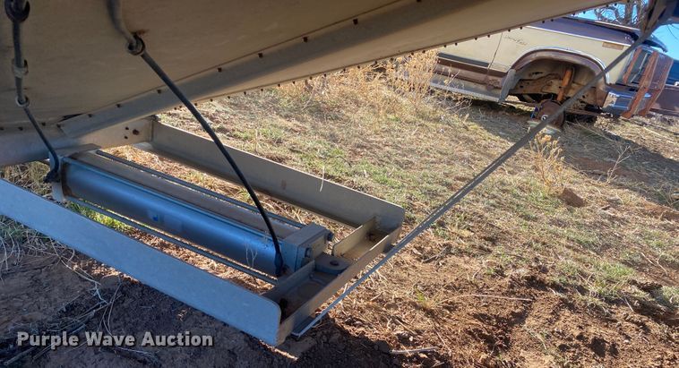 image for item DL1380 1976 Guthrie GH21  grain trailer