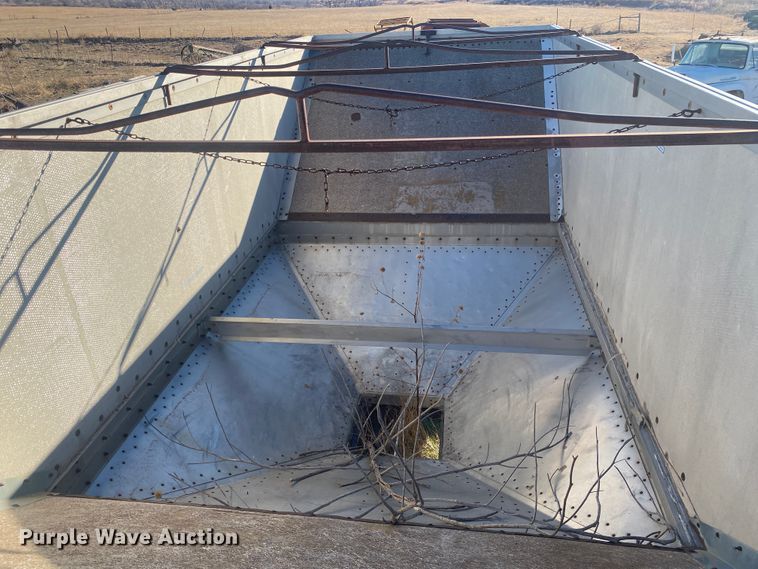 image for item DL1380 1976 Guthrie GH21  grain trailer