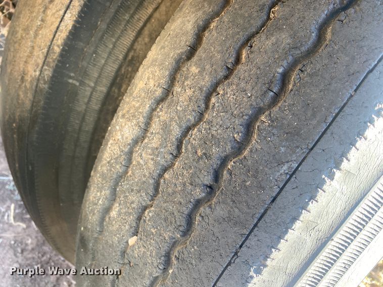 image for item DL1380 1976 Guthrie GH21  grain trailer