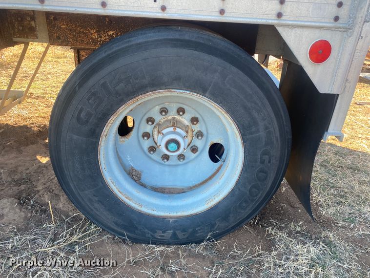 image for item DL1380 1976 Guthrie GH21  grain trailer