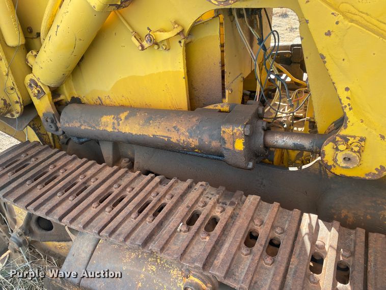 image for item DL1384 1956 Caterpillar 933  track loader