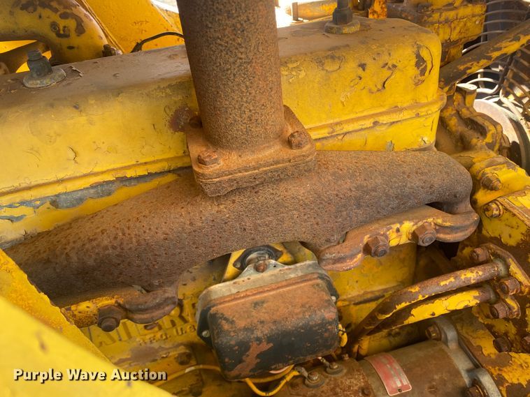 image for item DL1384 1956 Caterpillar 933  track loader