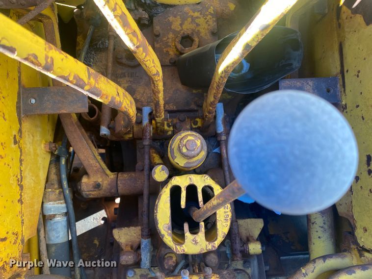 image for item DL1384 1956 Caterpillar 933  track loader