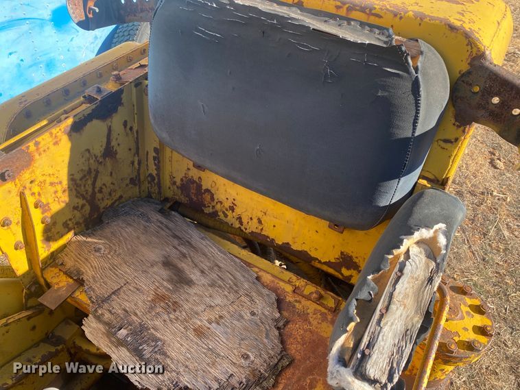 image for item DL1384 1956 Caterpillar 933  track loader