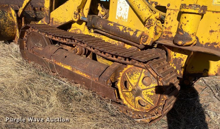 image for item DL1384 1956 Caterpillar 933  track loader