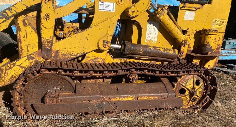 image for item DL1384 1956 Caterpillar 933  track loader