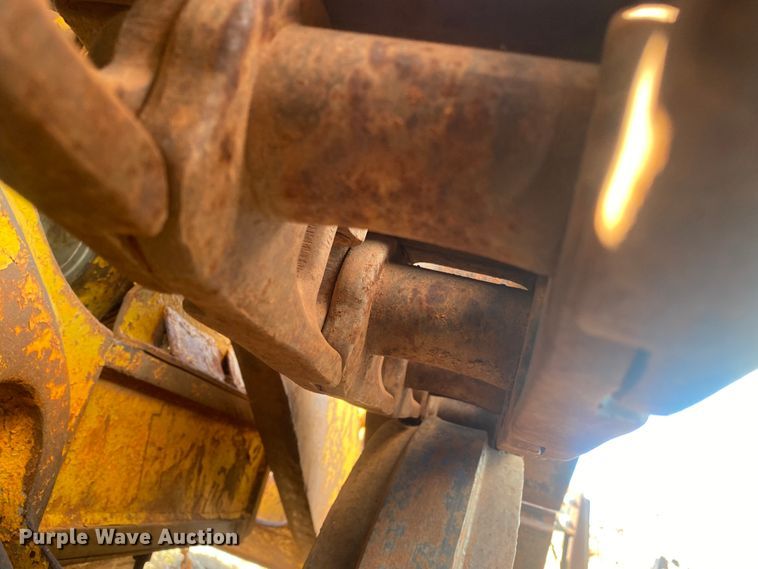 image for item DL1384 1956 Caterpillar 933  track loader