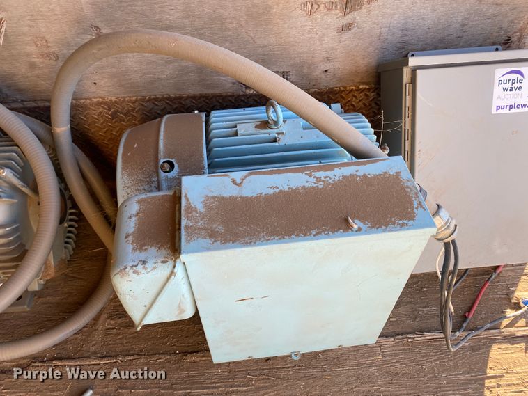 image for item DL1405 (2) TaTung WH0404FFA electric motors