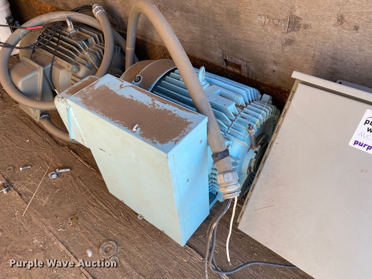 image for item DL1405 (2) TaTung WH0404FFA electric motors