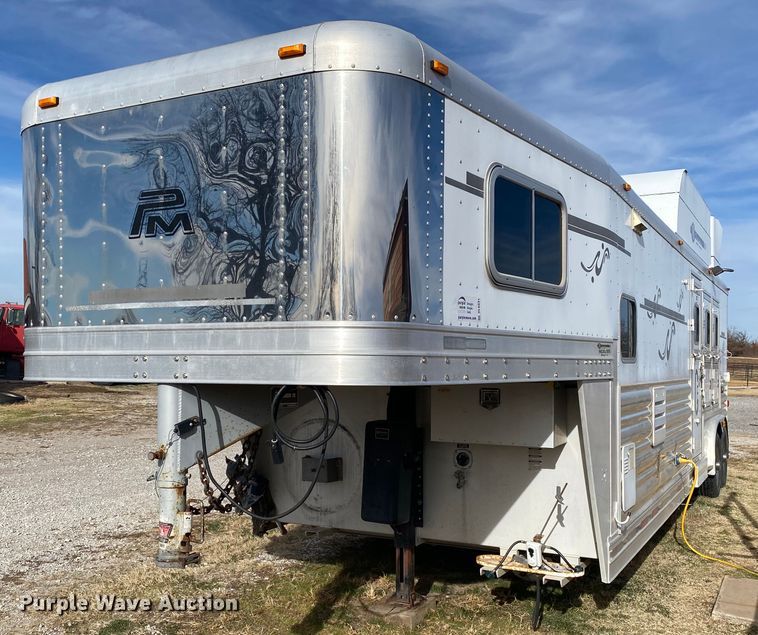 image for item DL6831 2010 Platinum  livestock trailer