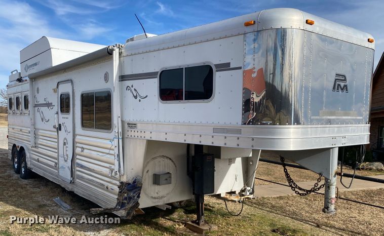 image for item DL6831 2010 Platinum  livestock trailer