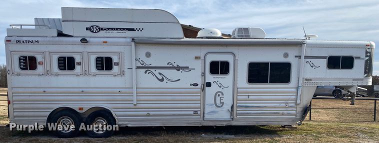image for item DL6831 2010 Platinum  livestock trailer