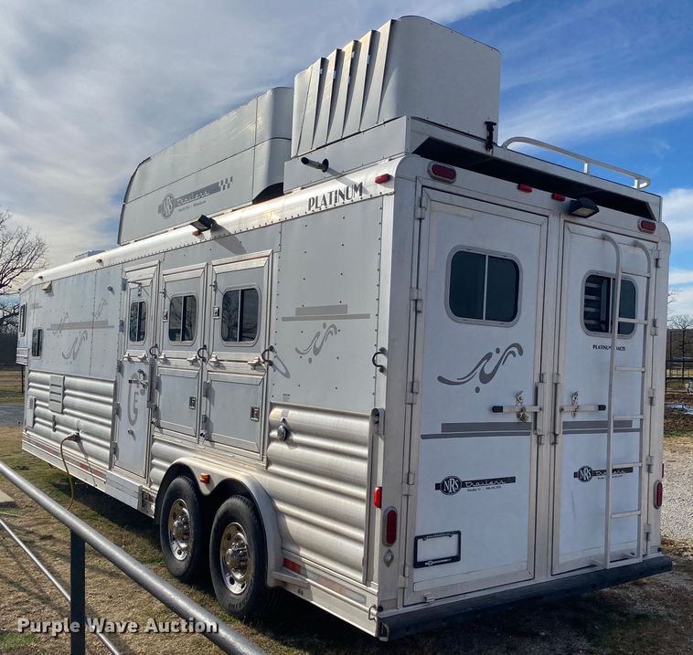 image for item DL6831 2010 Platinum  livestock trailer