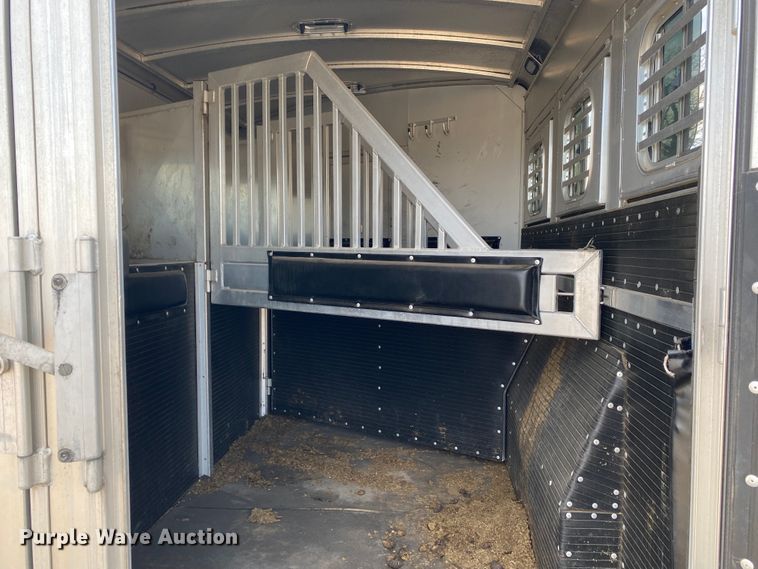 image for item DL6831 2010 Platinum  livestock trailer