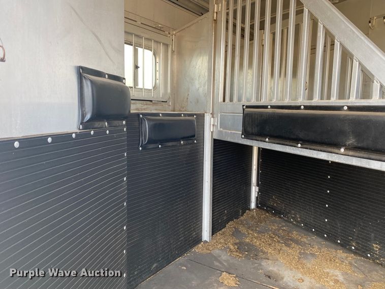 image for item DL6831 2010 Platinum  livestock trailer