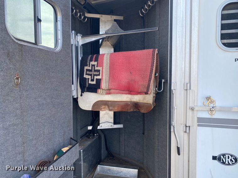 image for item DL6831 2010 Platinum  livestock trailer