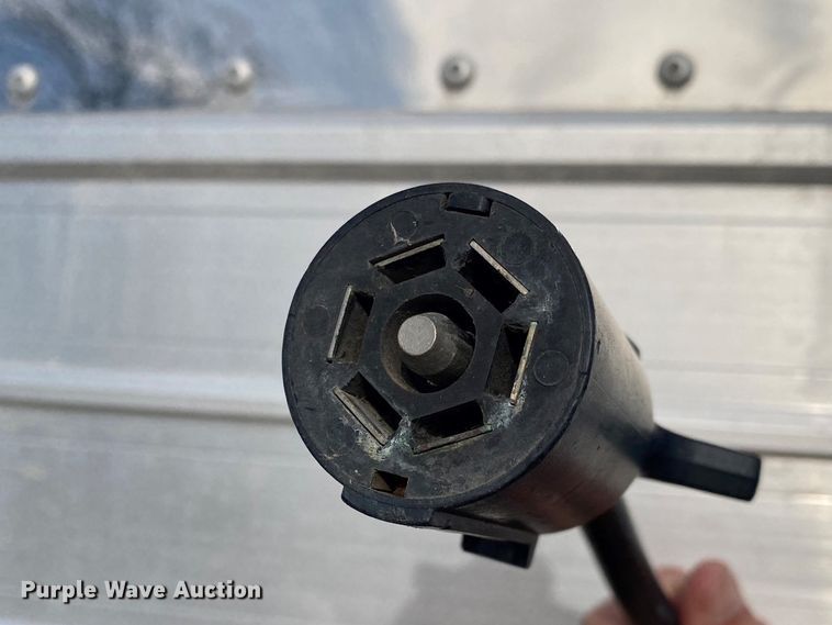 image for item DL6831 2010 Platinum  livestock trailer