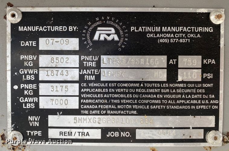 image for item DL6831 2010 Platinum  livestock trailer