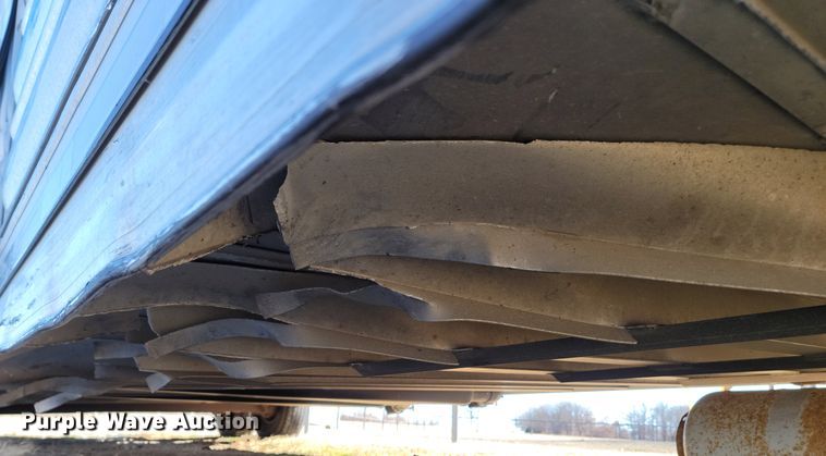 image for item DL6831 2010 Platinum  livestock trailer