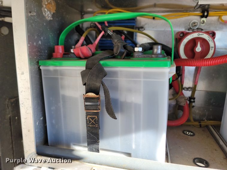 image for item DL6831 2010 Platinum  livestock trailer