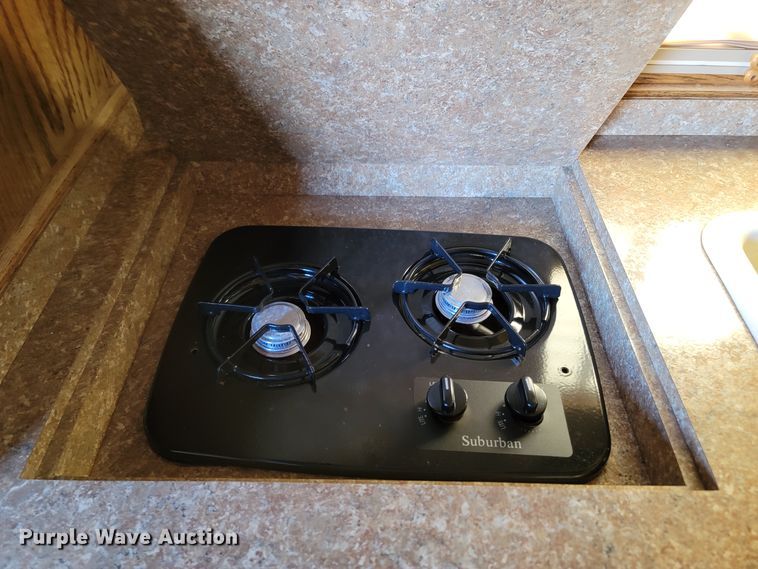 image for item DL6831 2010 Platinum  livestock trailer