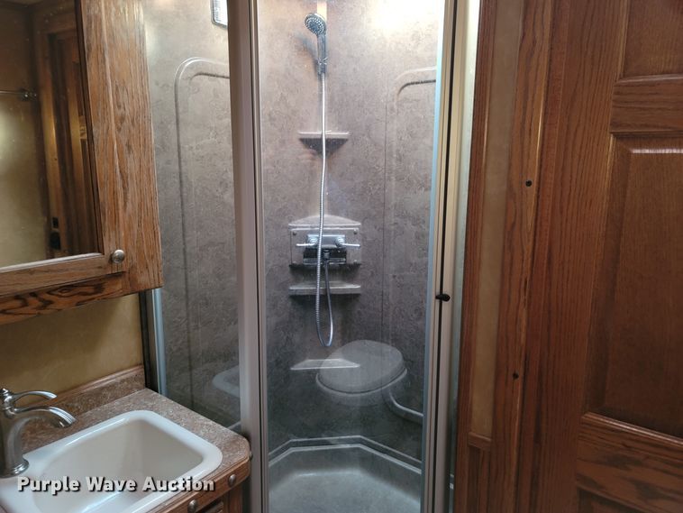 image for item DL6831 2010 Platinum  livestock trailer