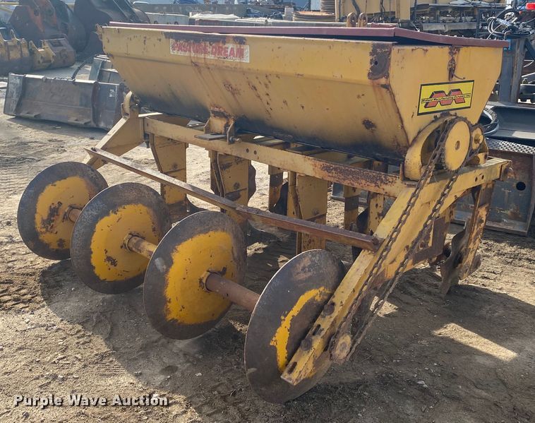 image for item DL6874 Midland PD F4  no-till drill