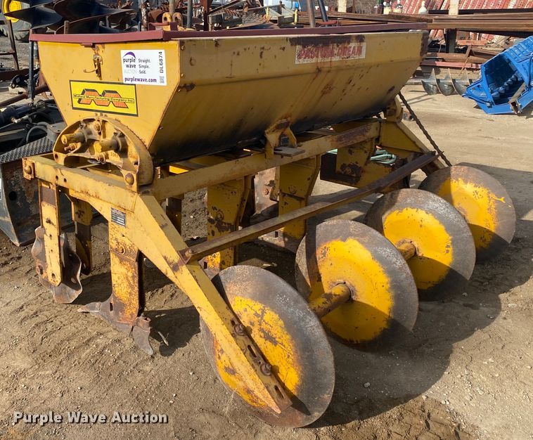 image for item DL6874 Midland PD F4  no-till drill