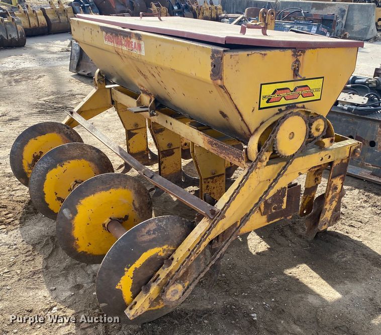 image for item DL6874 Midland PD F4  no-till drill