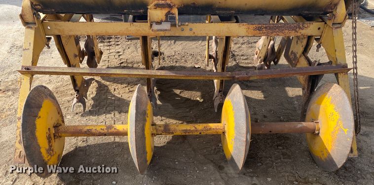 image for item DL6874 Midland PD F4  no-till drill