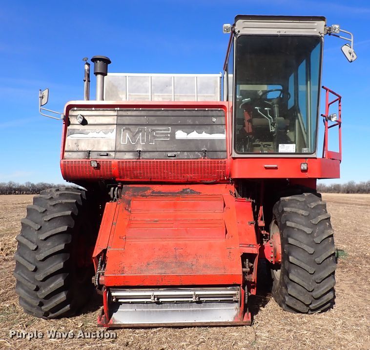 image for item DN2461 Massey Ferguson 860  combine