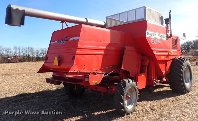 image for item DN2461 Massey Ferguson 860  combine